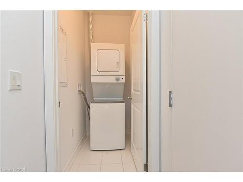 4040 Upper Middle Road, Burlington, ON - Indoor Photo Showing Laundry Room