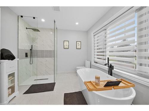 397 Caithness Street E, Caledonia, ON - Indoor Photo Showing Bathroom