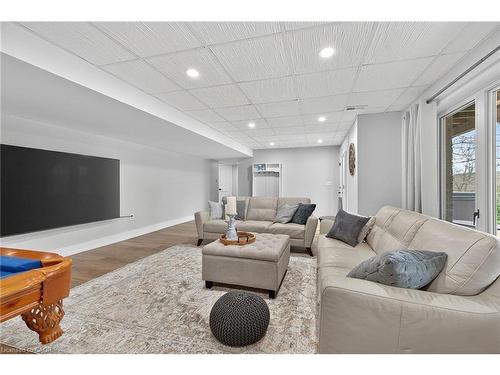 397 Caithness Street E, Caledonia, ON - Indoor Photo Showing Living Room