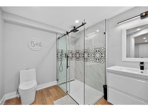 397 Caithness Street E, Caledonia, ON - Indoor Photo Showing Bathroom