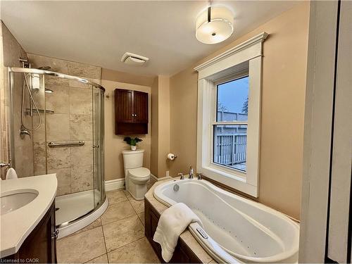 34 Menno Street, Waterloo, ON - Indoor Photo Showing Bathroom