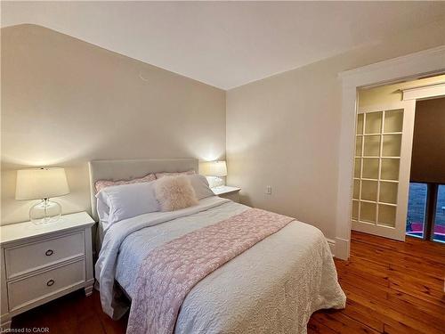 34 Menno Street, Waterloo, ON - Indoor Photo Showing Bedroom