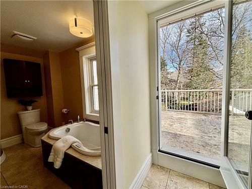 34 Menno Street, Waterloo, ON - Indoor Photo Showing Bathroom