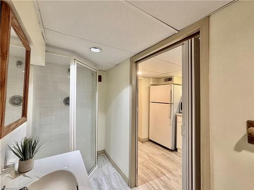 34 Menno Street, Waterloo, ON - Indoor Photo Showing Bathroom