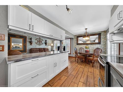 117 Sunrise Drive, Hamilton, ON - Indoor Photo Showing Kitchen