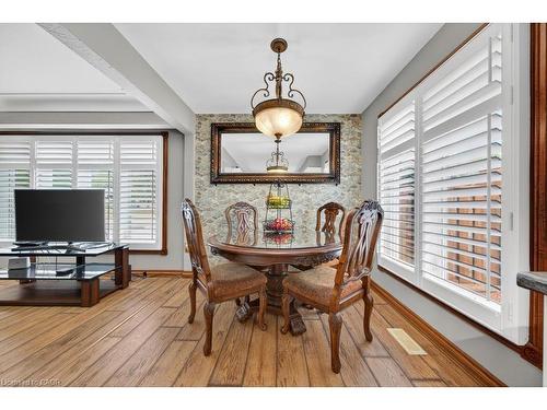 117 Sunrise Drive, Hamilton, ON - Indoor Photo Showing Dining Room
