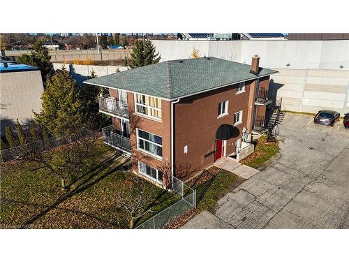 1-26 Woodfern Court, Kitchener, ON - Outdoor