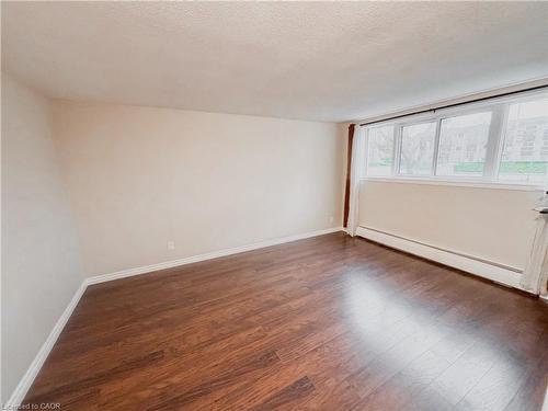 1-26 Woodfern Court, Kitchener, ON - Indoor Photo Showing Other Room