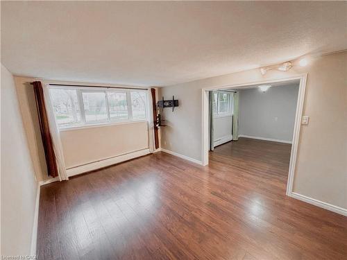 1-26 Woodfern Court, Kitchener, ON - Indoor Photo Showing Other Room