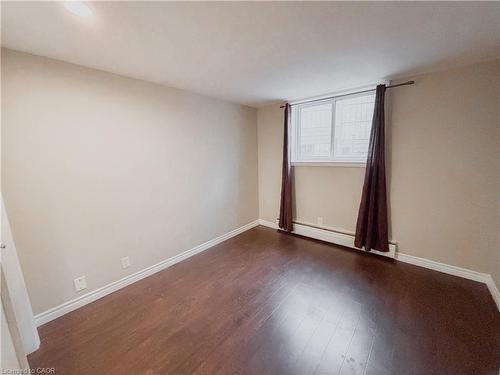 1-26 Woodfern Court, Kitchener, ON - Indoor Photo Showing Other Room