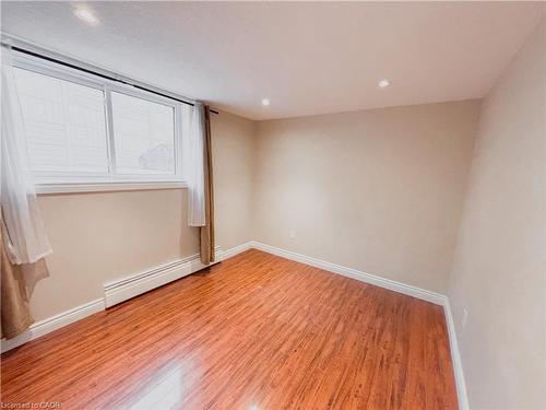 1-26 Woodfern Court, Kitchener, ON - Indoor Photo Showing Other Room