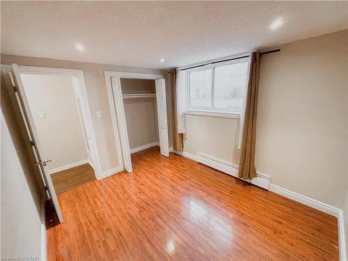 1-26 Woodfern Court, Kitchener, ON - Indoor Photo Showing Other Room