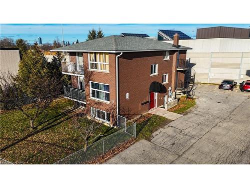 1-26 Woodfern Court, Kitchener, ON - Outdoor With Exterior