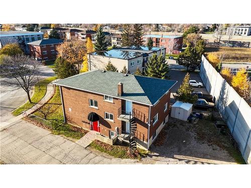 1-26 Woodfern Court, Kitchener, ON - Outdoor