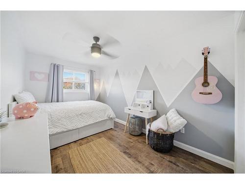 136 Braemar Avenue, Caledonia, ON - Indoor Photo Showing Bedroom