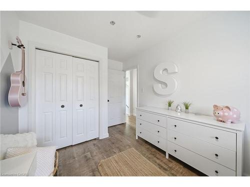 136 Braemar Avenue, Caledonia, ON - Indoor Photo Showing Bedroom