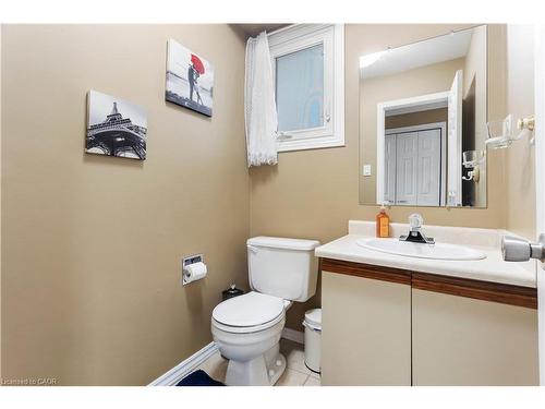 1486 Reynolds Avenue, Burlington, ON - Indoor Photo Showing Bathroom
