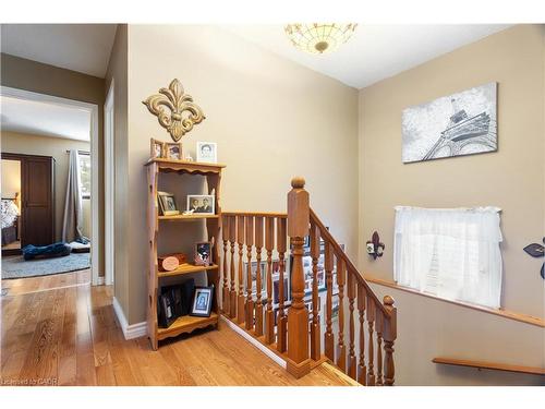 1486 Reynolds Avenue, Burlington, ON - Indoor Photo Showing Other Room