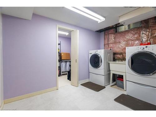 1486 Reynolds Avenue, Burlington, ON - Indoor Photo Showing Laundry Room