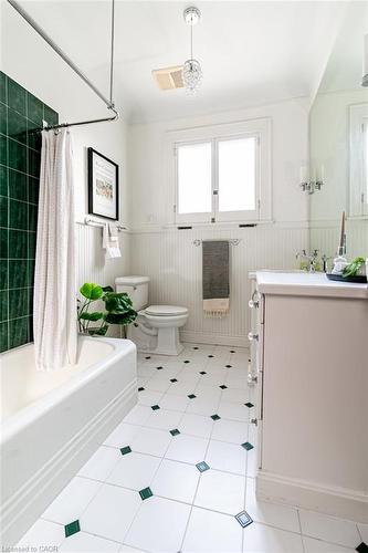 3 Turner Avenue, Hamilton, ON - Indoor Photo Showing Bathroom