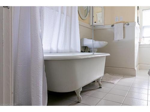 3 Turner Avenue, Hamilton, ON - Indoor Photo Showing Bathroom