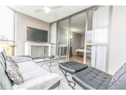 403-5080 Pinedale Avenue, Burlington, ON - Indoor