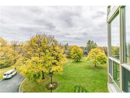403-5080 Pinedale Avenue, Burlington, ON - Outdoor With View