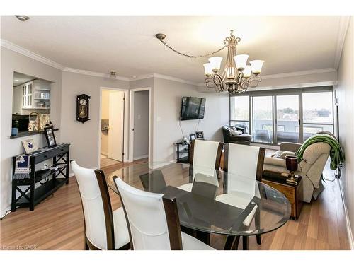 403-5080 Pinedale Avenue, Burlington, ON - Indoor Photo Showing Dining Room