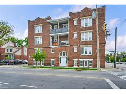 4-120 Sherman Avenue S Hamilton, ON L8M 2P9