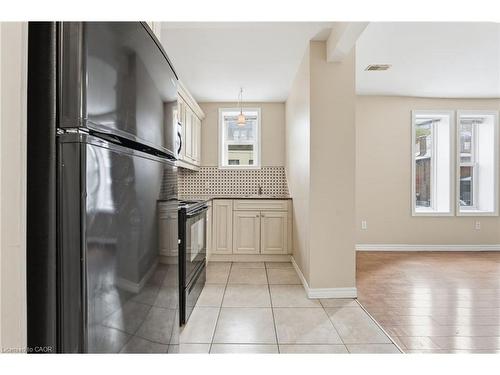 4-120 Sherman Avenue S, Hamilton, ON - Indoor Photo Showing Other Room