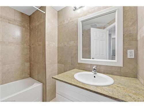 4-120 Sherman Avenue S, Hamilton, ON - Indoor Photo Showing Bathroom