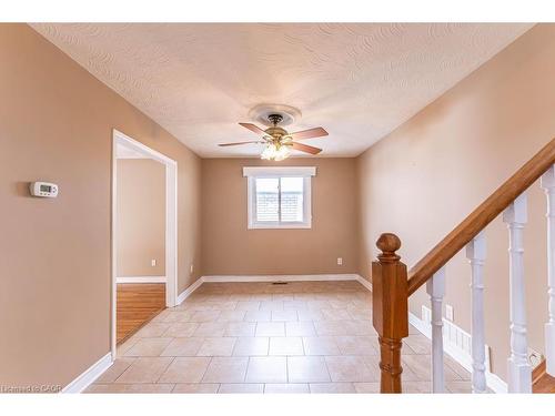 162 Solomon Crescent, Hamilton, ON - Indoor Photo Showing Other Room