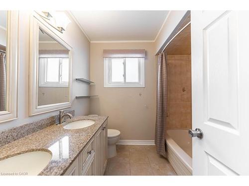 162 Solomon Crescent, Hamilton, ON - Indoor Photo Showing Bathroom