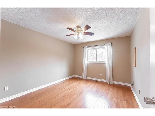 162 Solomon Crescent, Hamilton, ON - Indoor Photo Showing Other Room