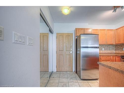 104-8 Harris Street, Cambridge, ON - Indoor Photo Showing Kitchen