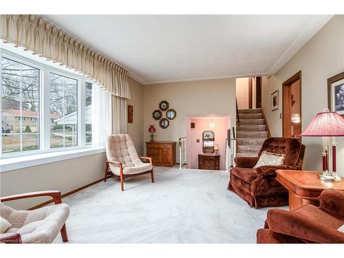 155 Shuh Avenue, Kitchener, ON - Indoor Photo Showing Living Room