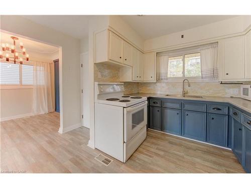 356 Luella Street, Kitchener, ON - Indoor Photo Showing Kitchen