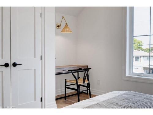 684 Peele Boulevard, Burlington, ON - Indoor Photo Showing Bedroom
