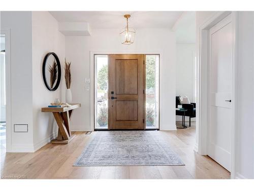 684 Peele Boulevard, Burlington, ON - Indoor Photo Showing Other Room