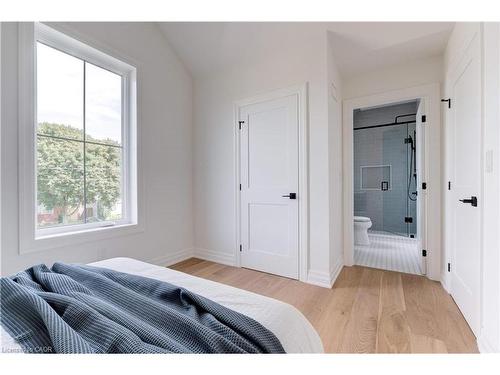 684 Peele Boulevard, Burlington, ON - Indoor Photo Showing Bedroom