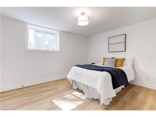 684 Peele Boulevard, Burlington, ON - Indoor Photo Showing Bedroom