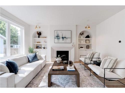 684 Peele Boulevard, Burlington, ON - Indoor Photo Showing Living Room With Fireplace