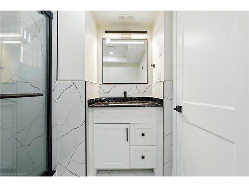 9 Alice Street, Hamilton, ON - Indoor