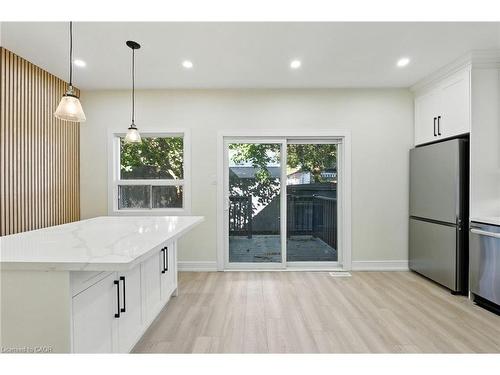 9 Alice Street, Hamilton, ON - Indoor Photo Showing Kitchen