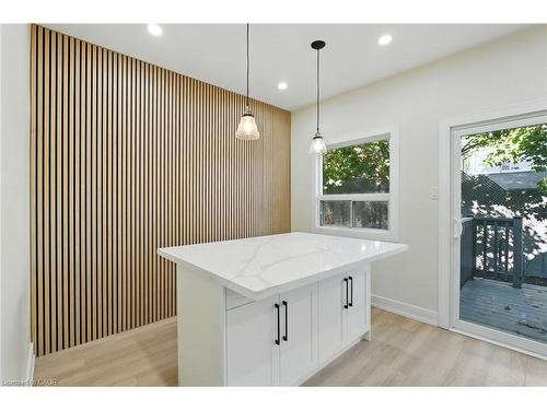 9 Alice Street, Hamilton, ON - Indoor Photo Showing Other Room