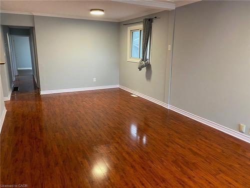 Main-11 Parkdale Avenue S, Hamilton, ON - Indoor Photo Showing Other Room