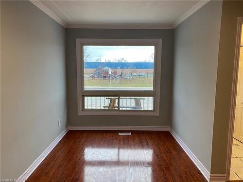 Main-11 Parkdale Avenue S, Hamilton, ON - Indoor Photo Showing Other Room