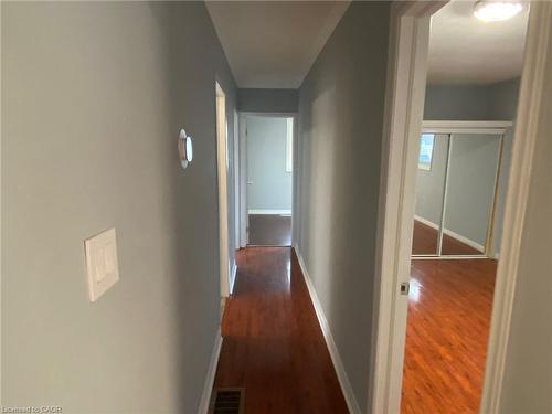 Main-11 Parkdale Avenue S, Hamilton, ON - Indoor Photo Showing Other Room