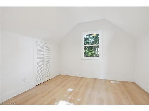 41 Cameron Avenue S, Hamilton, ON - Indoor Photo Showing Other Room