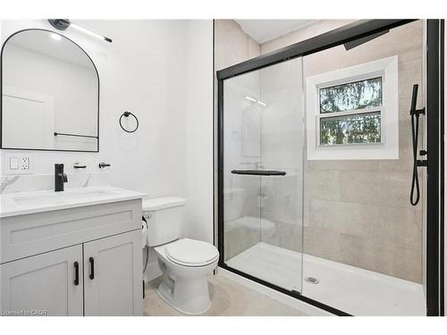 41 Cameron Avenue S, Hamilton, ON - Indoor Photo Showing Bathroom